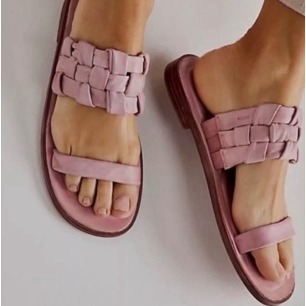 FREE PEOPLE Sandals River Pink Woven Leather Flats Sz 37